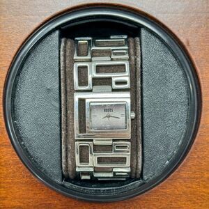 Roots women’s watch